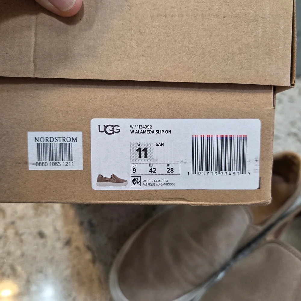 UGG Alameda Slip On Suede Sneakers Sand Tan Low Top Shoes Mens 11